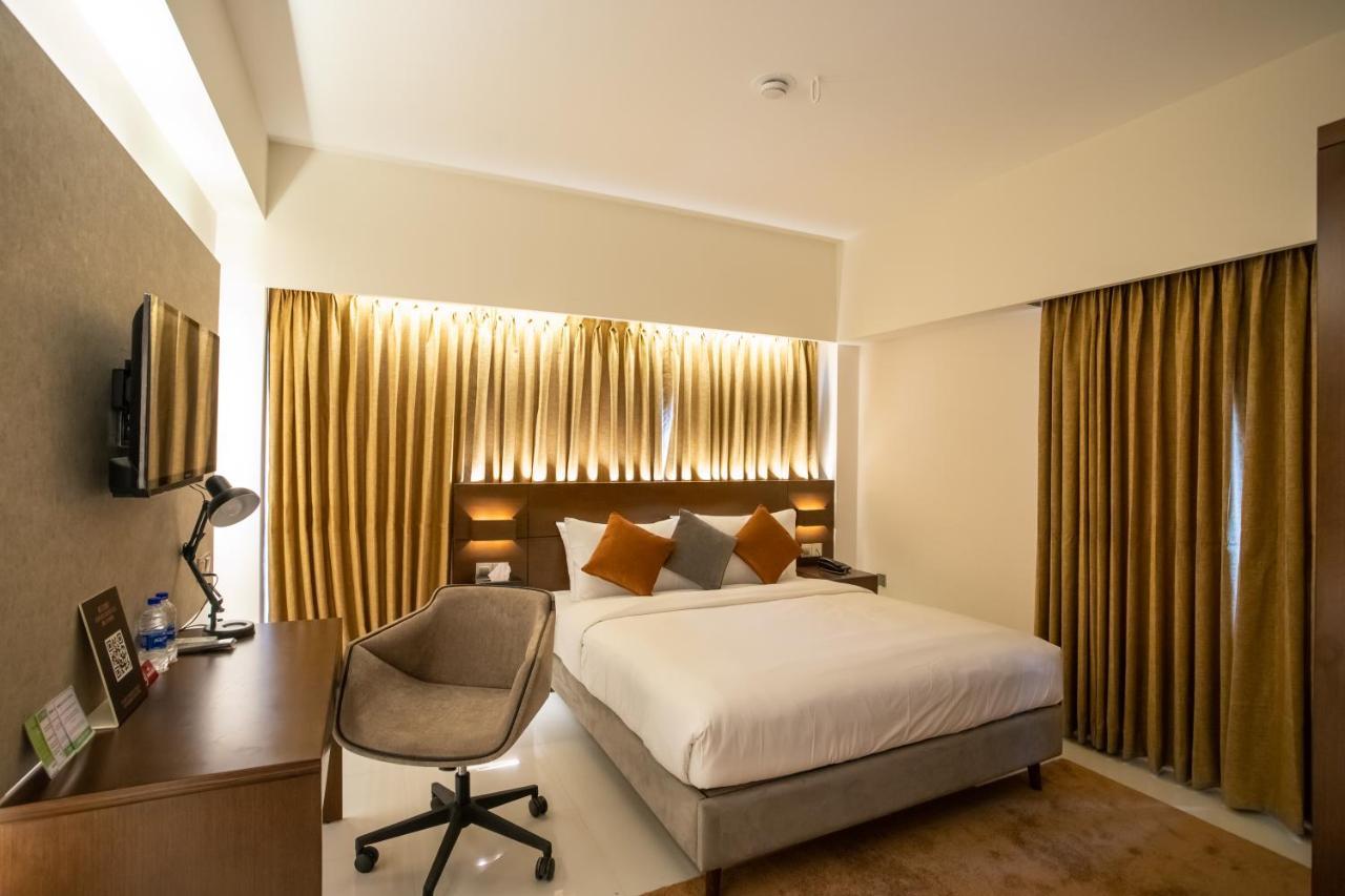 Jatra Flagship Khulna City Centre Экстерьер фото
