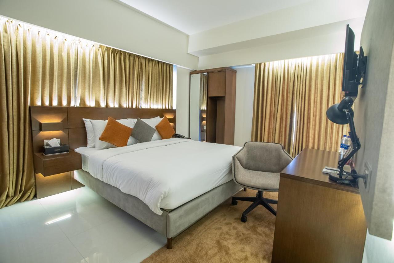 Jatra Flagship Khulna City Centre Экстерьер фото