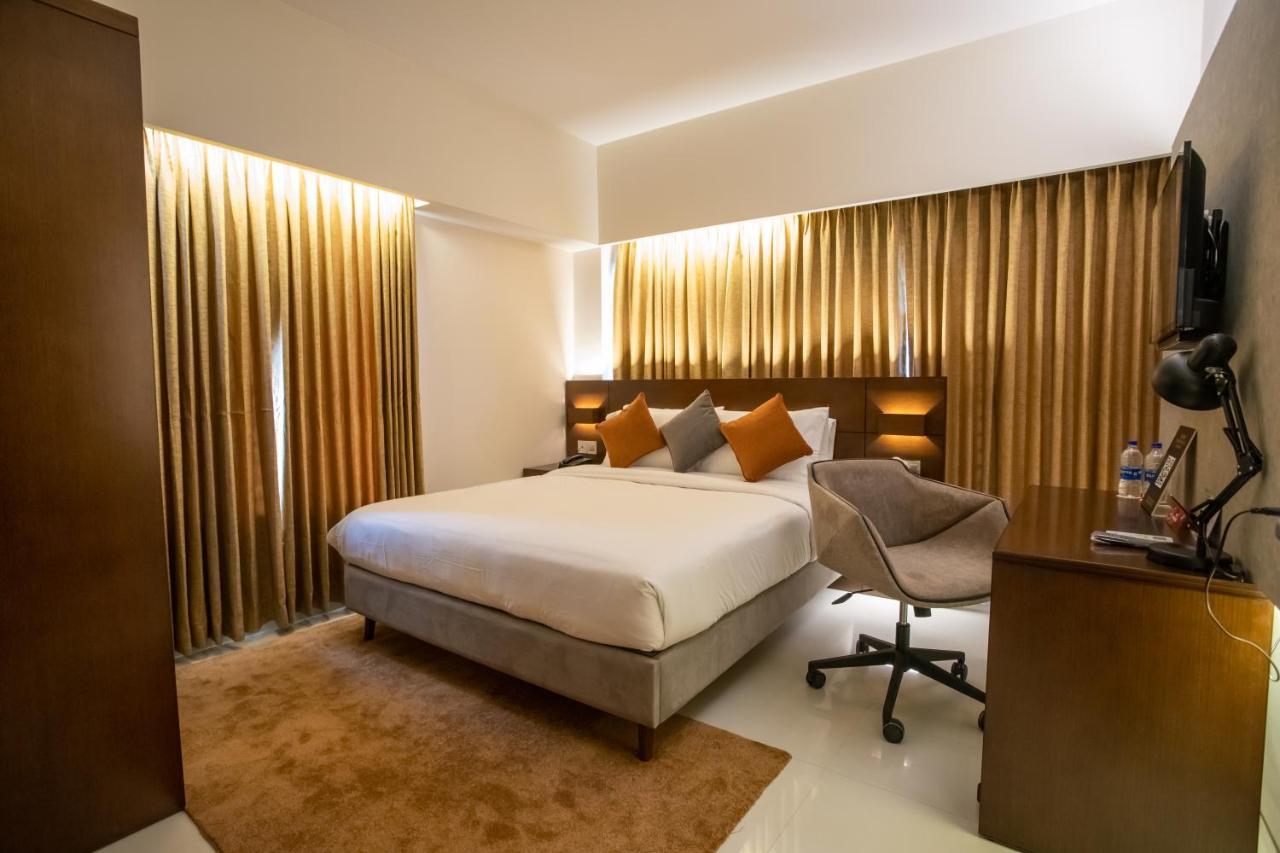 Jatra Flagship Khulna City Centre Экстерьер фото